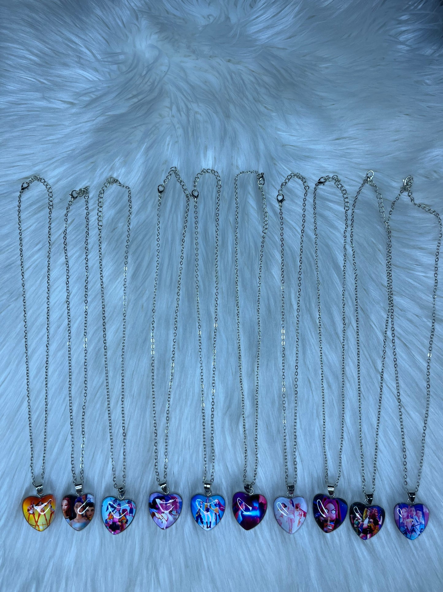 Kpop Demon Hunter Heart Necklace (Stainless Steel)