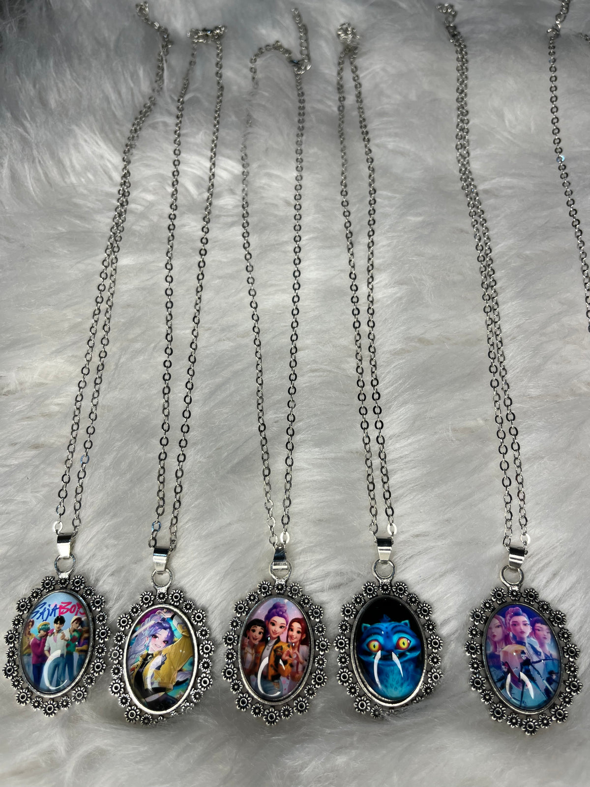 Kpop Demon Hunters Vintage Oval Necklace (Stainless Steel)