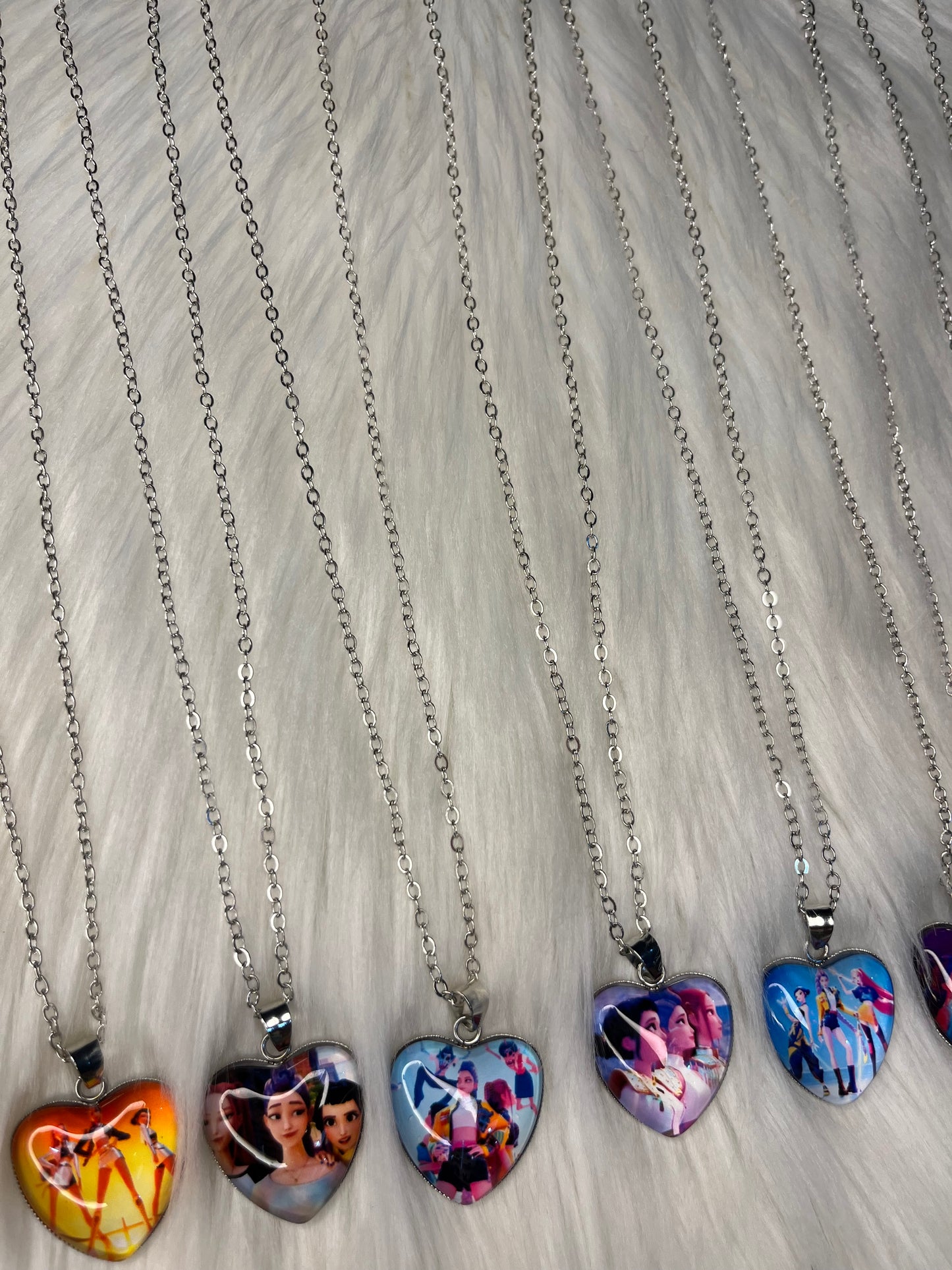 Kpop Demon Hunter Heart Necklace (Stainless Steel)